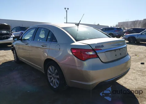 2011 Chrysler 200 Touring z USA, uszkodzony, nr VIN 1C3BC1FB7BN513089